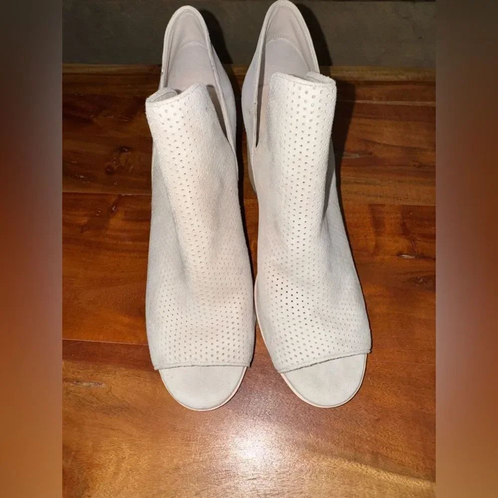 Cole Haan Shiloh Suede PeepâToe Perforated Block Heel Booties 10B Light Grey EUC